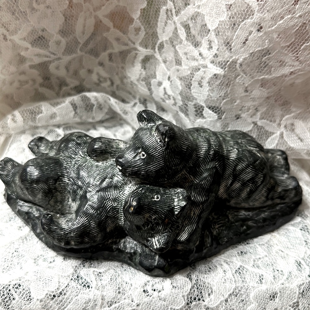 A Wolf Original EXCELLENT COND bear cubs hand carved soapstone made in Canada